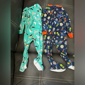Carter’s Pajamas 2 piece set - Size 18 Months